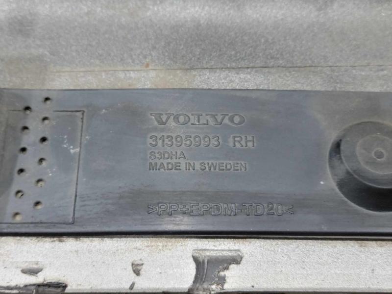 2016 Volvo XC90 Rocker Moulding