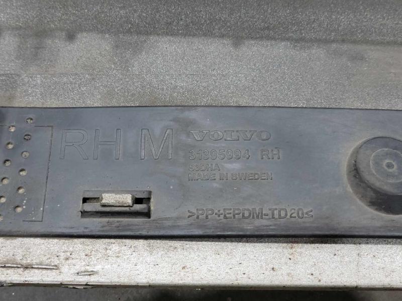 2016 Volvo XC90 Rocker Moulding