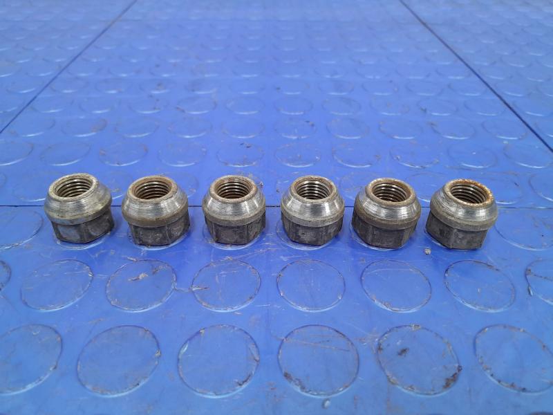 2013 Cadillac Escalade Lug Nuts
