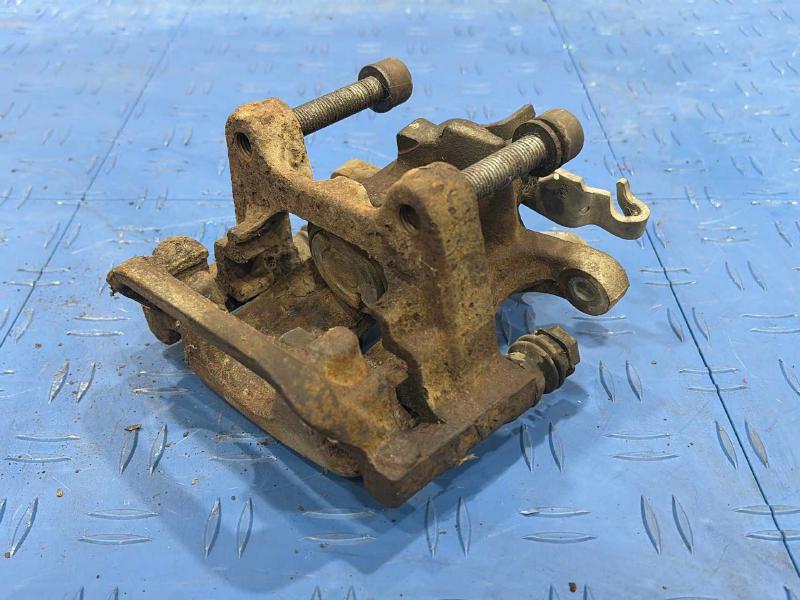 2015 Volkswagen Passat Caliper