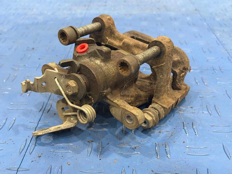 2015 Volkswagen Passat Caliper