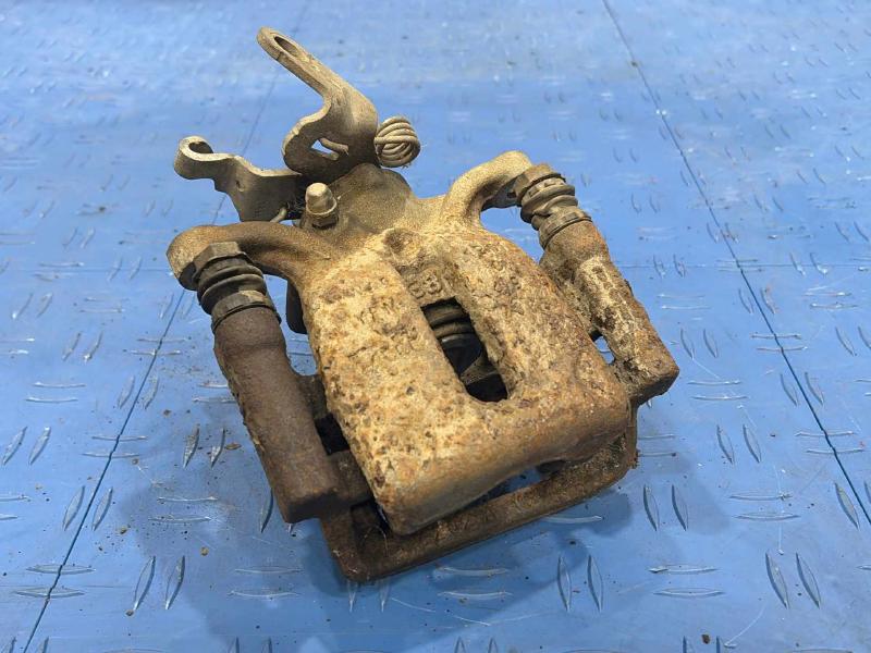2015 Volkswagen Passat Caliper