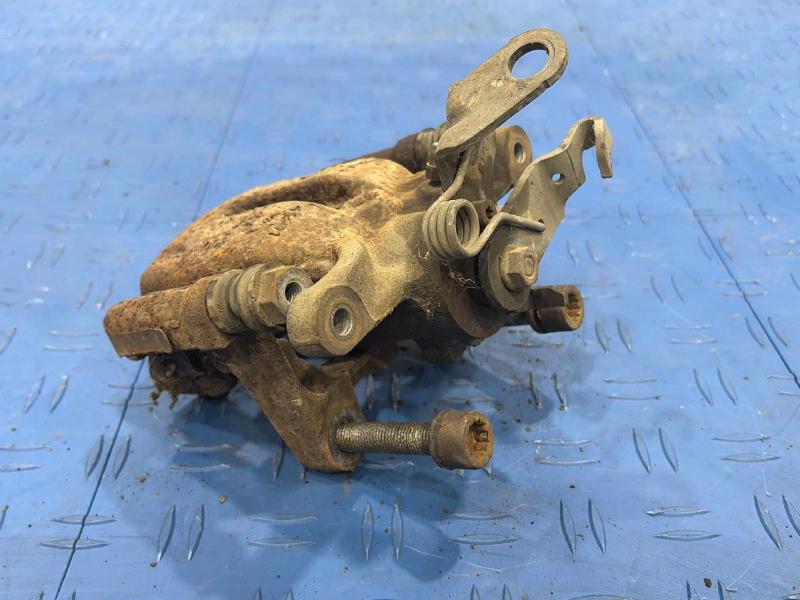 2015 Volkswagen Passat Caliper