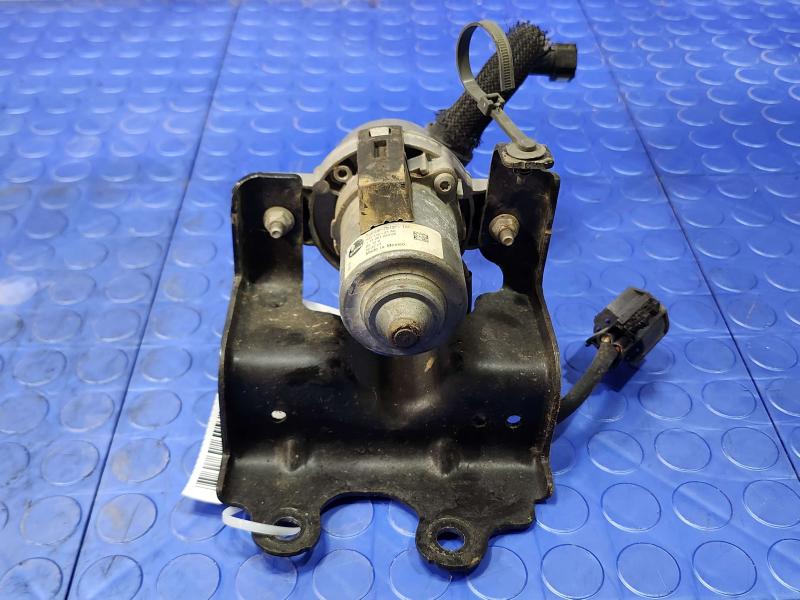 2014 Chrysler 300 Vacuum Pump