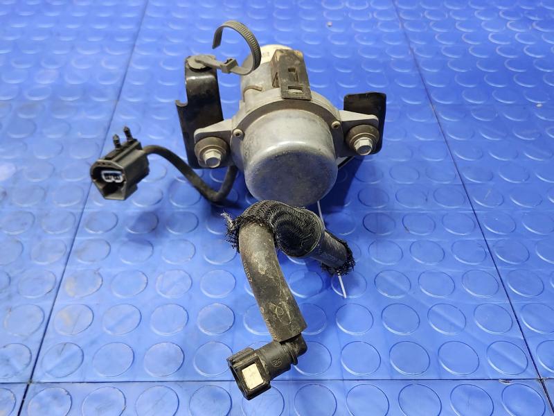 2014 Chrysler 300 Vacuum Pump