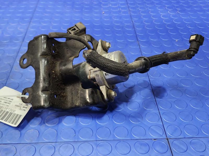2014 Chrysler 300 Vacuum Pump