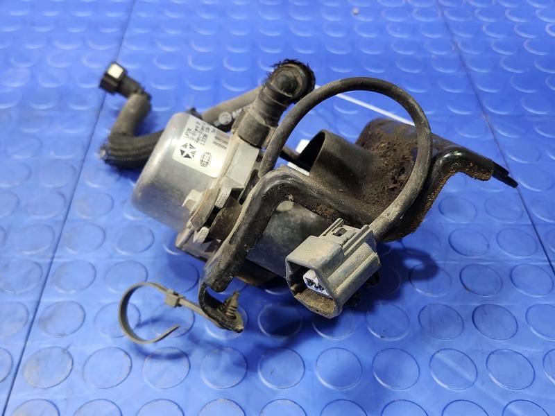 2014 Chrysler 300 Vacuum Pump