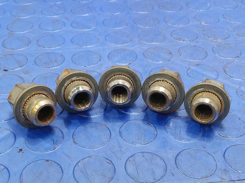 2017 Kia Sedona Lug Nuts