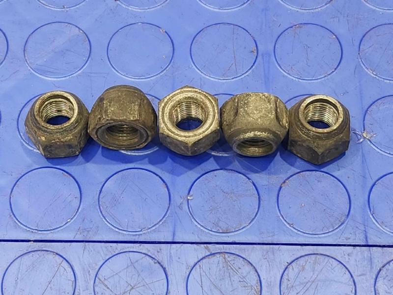 2015 Nissan Rogue Lug Nuts