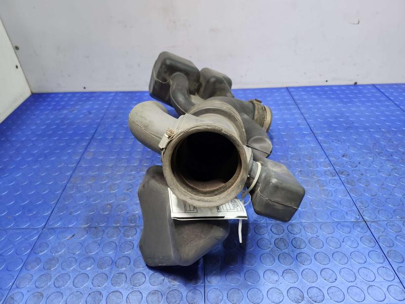 2008 Ford Expedition Air Intake Tube/Resonator