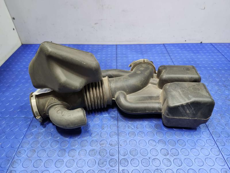 2008 Ford Expedition Air Intake Tube/Resonator