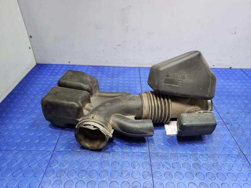 2008 Ford Expedition Air Intake Tube/Resonator