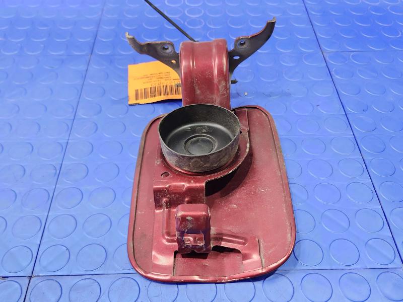 2014 Chrysler 300 Fuel Tank Door