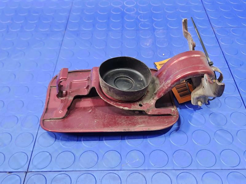 2014 Chrysler 300 Fuel Tank Door