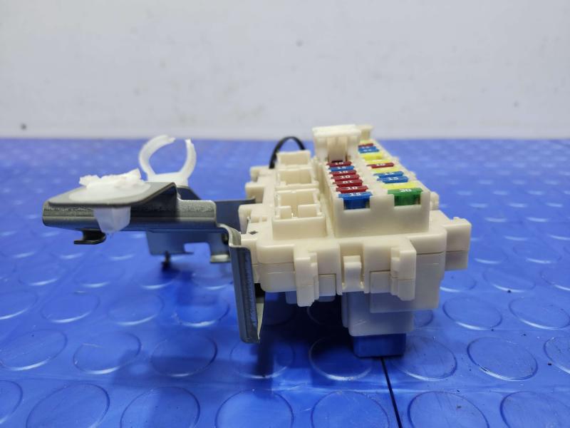 2011 Infiniti QX56 Cabin Fuse Box