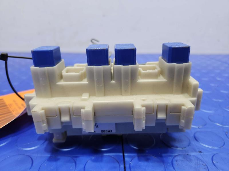 2011 Infiniti QX56 Cabin Fuse Box