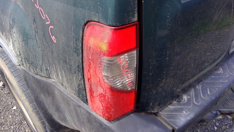 2001 Nissan Xterra Tail Light Assembly
