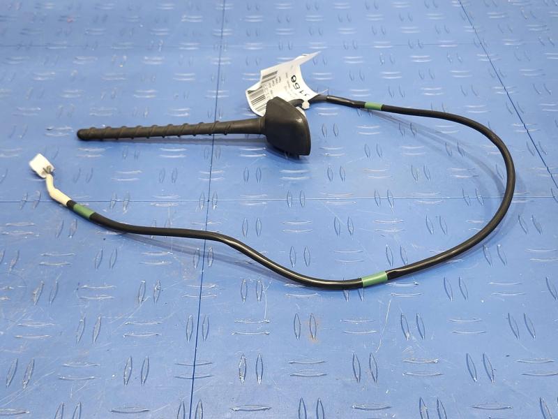 2013 Toyota Yaris Antenna
