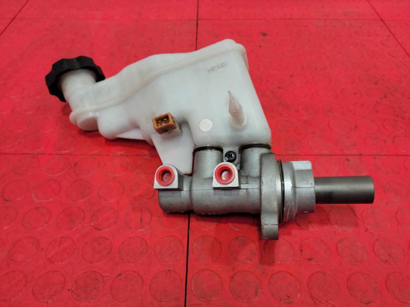 2014-2018 Kia Forte Brake Master Cylinder Assembly Genuine OEM 58510A7200