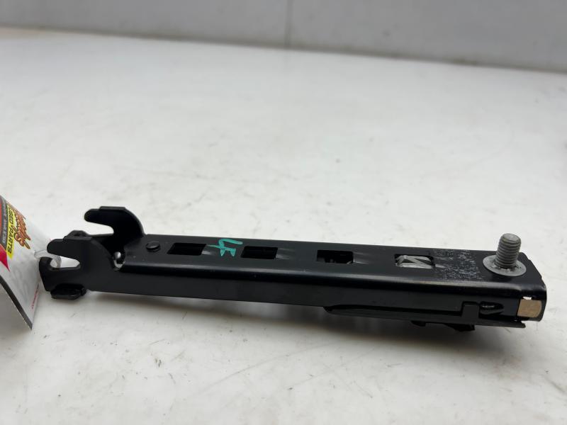 2010-2016 Mercedes-Benz W212 Seat Belt Height Adjuster 212-860-00-88