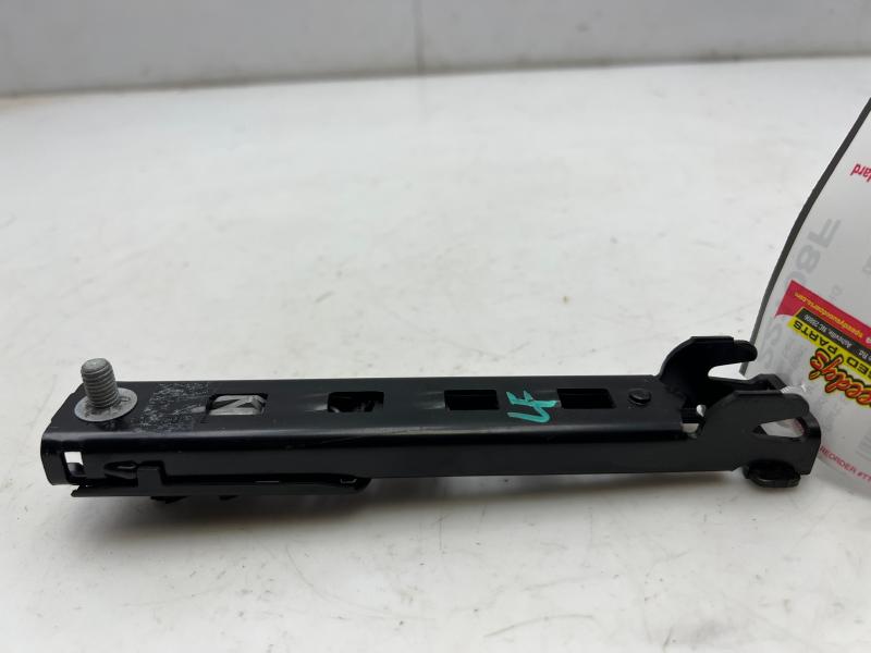 2010-2016 Mercedes-Benz W212 Seat Belt Height Adjuster 212-860-00-88