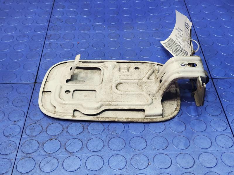 2013 Dodge Durango Fuel Tank Door