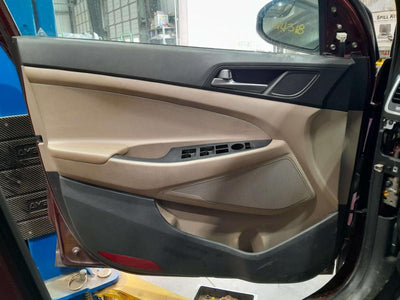 2016 Hyundai Tucson Front Door Trim Panel