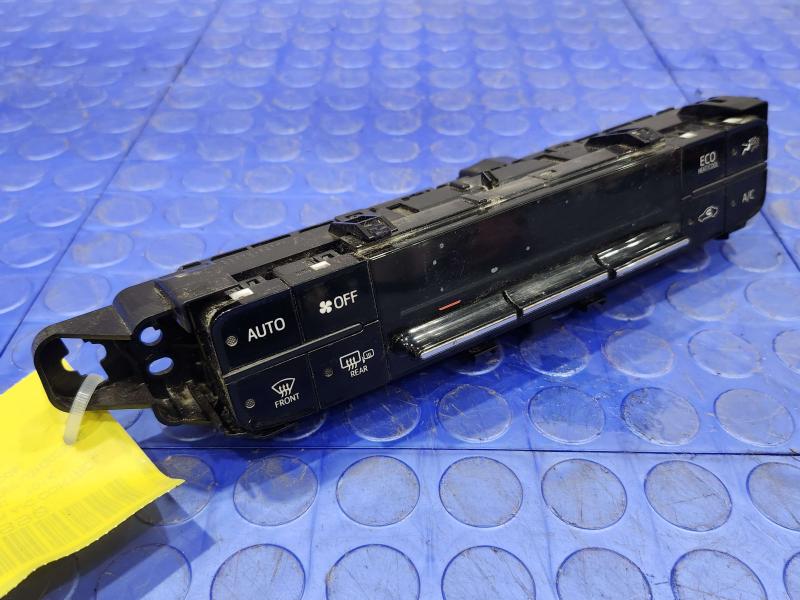 2017 Toyota Prius Heater A/C Control