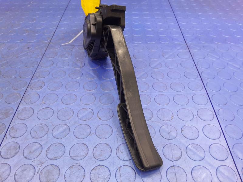 2017-2020 Lincoln Continental Accelerator Pedal Assembly OEM DG9C-9F836-AD