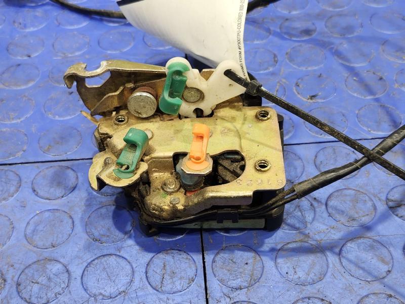 2002 Dodge B3500 Front Door Latch