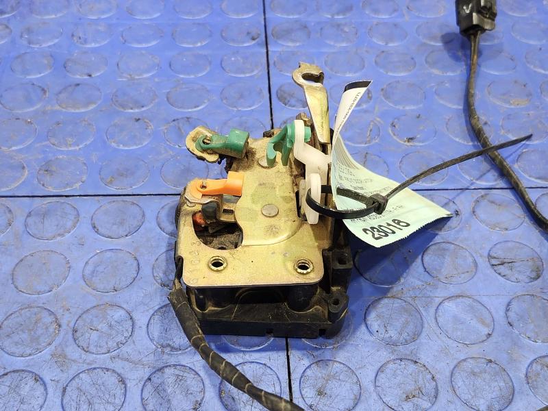 2002 Dodge B3500 Front Door Latch