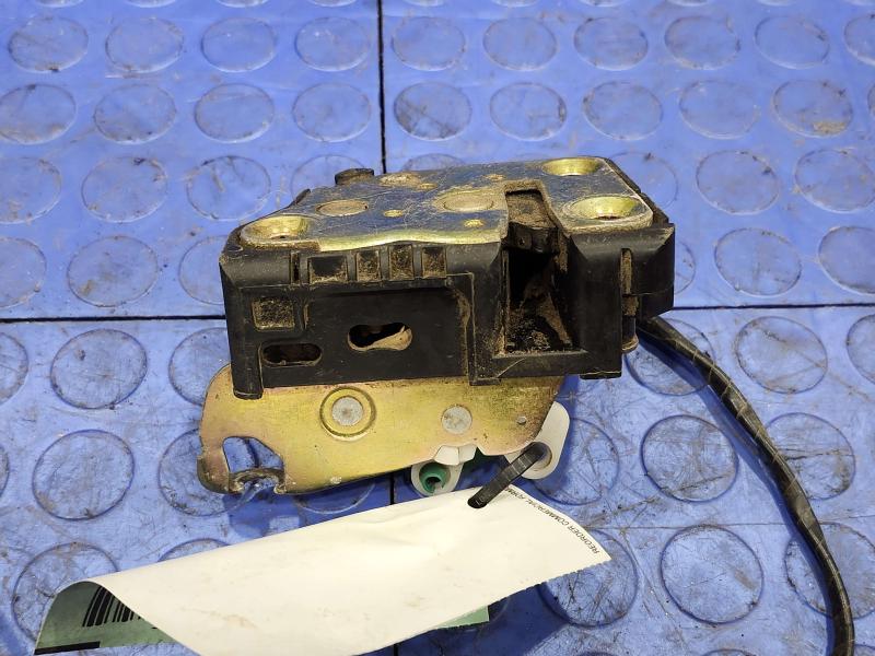 2002 Dodge B3500 Front Door Latch