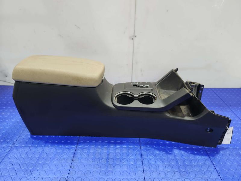 2011 Kia Sorento Front Console