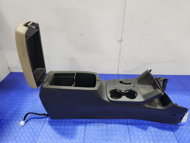 2011 Kia Sorento Front Console