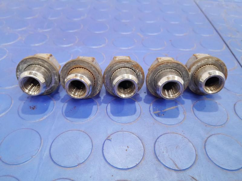 2011 Toyota Prius Lug Nuts