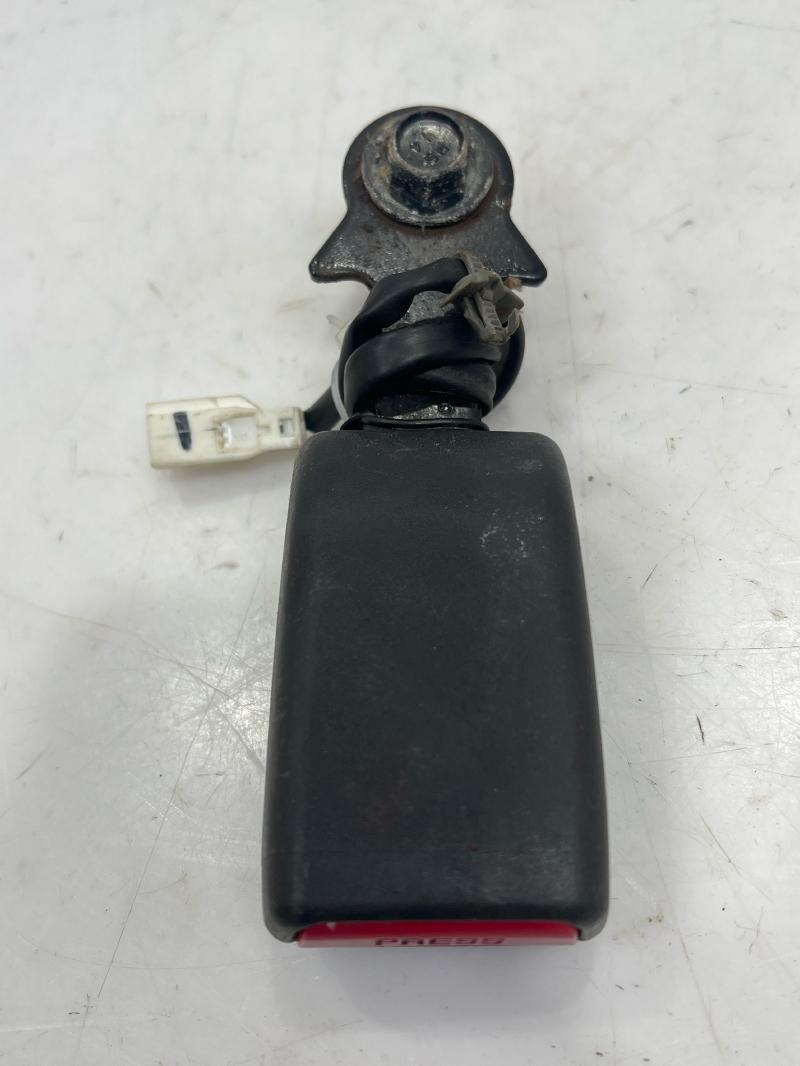 2008 Nissan Titan Front Seat Belt