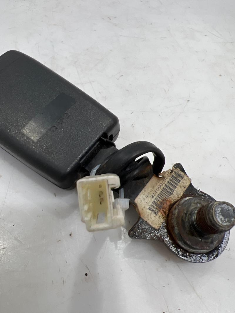 2008 Nissan Titan Front Seat Belt