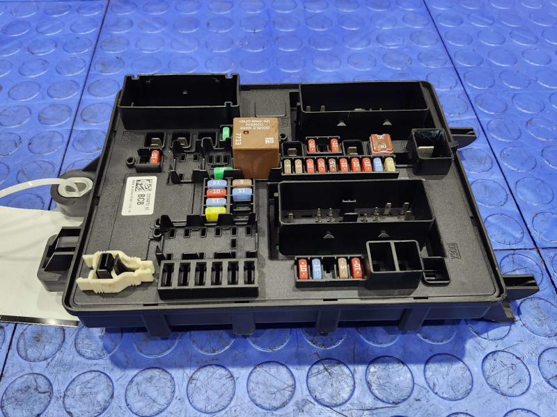 2016 Cadillac ATS Cabin Fuse Box