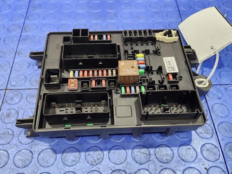 2016 Cadillac ATS Cabin Fuse Box