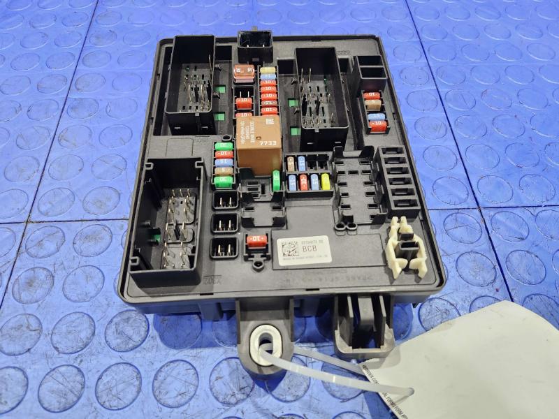 2016 Cadillac ATS Cabin Fuse Box