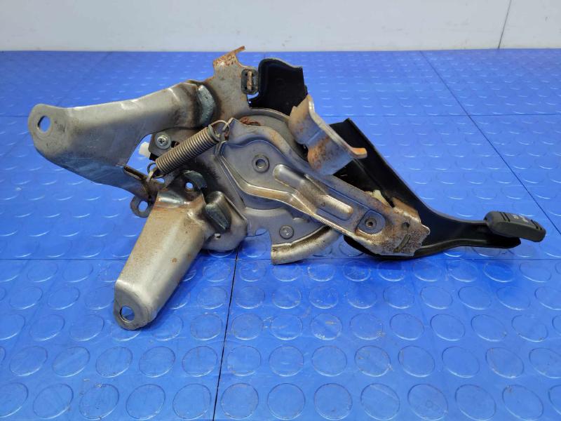 2010-2015 Toyota Prius Parking Brake Lever Pedal Assembly OEM 46200-47070