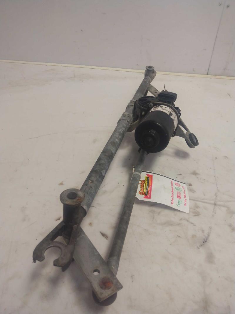 2001 Ford Excursion Wiper Motor Front