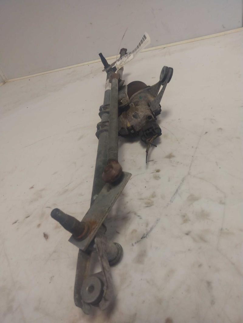 2001 Ford Excursion Wiper Motor Front