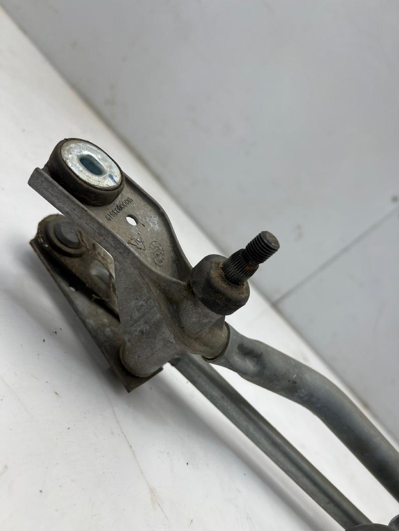 2009 Chevrolet Tahoe Wiper Motor Front