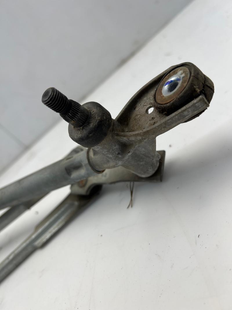 2009 Chevrolet Tahoe Wiper Motor Front