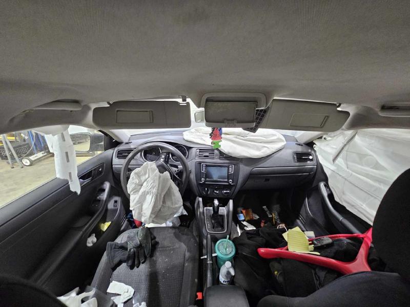 2016 Volkswagen Jetta Center Pillar