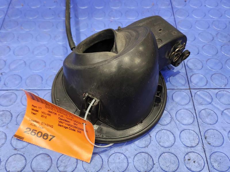 2012 Volvo XC60 Fuel Tank Door
