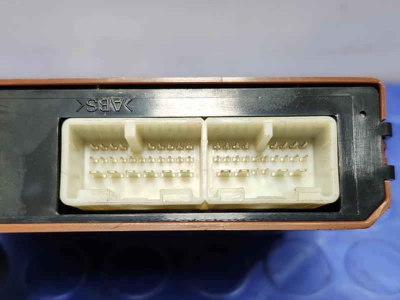 2007-2009 Lexus RX400H Temperature Control Module Genuine OEM 8865048141