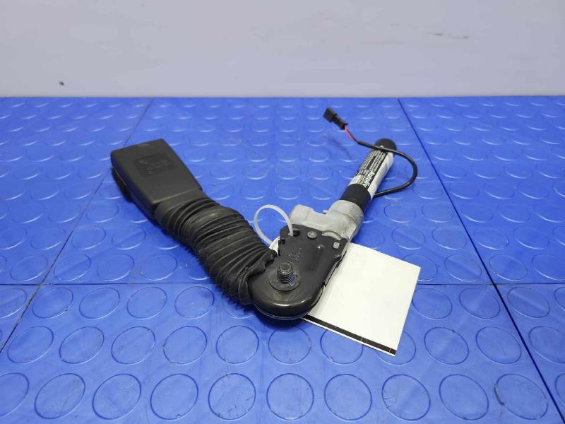 2016 BMW 528I Front Seat Belt