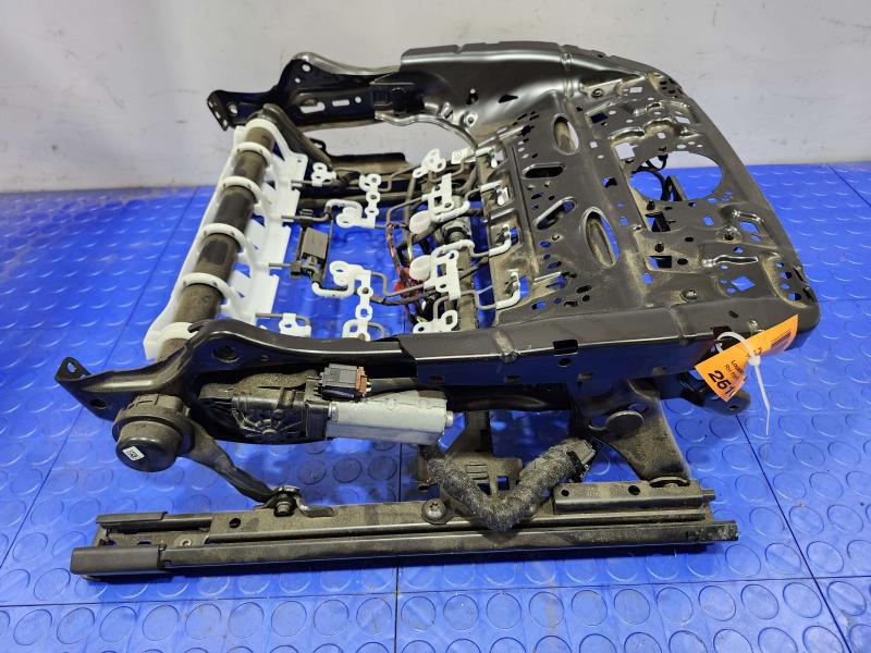 2018 Audi Q7 Seat Track